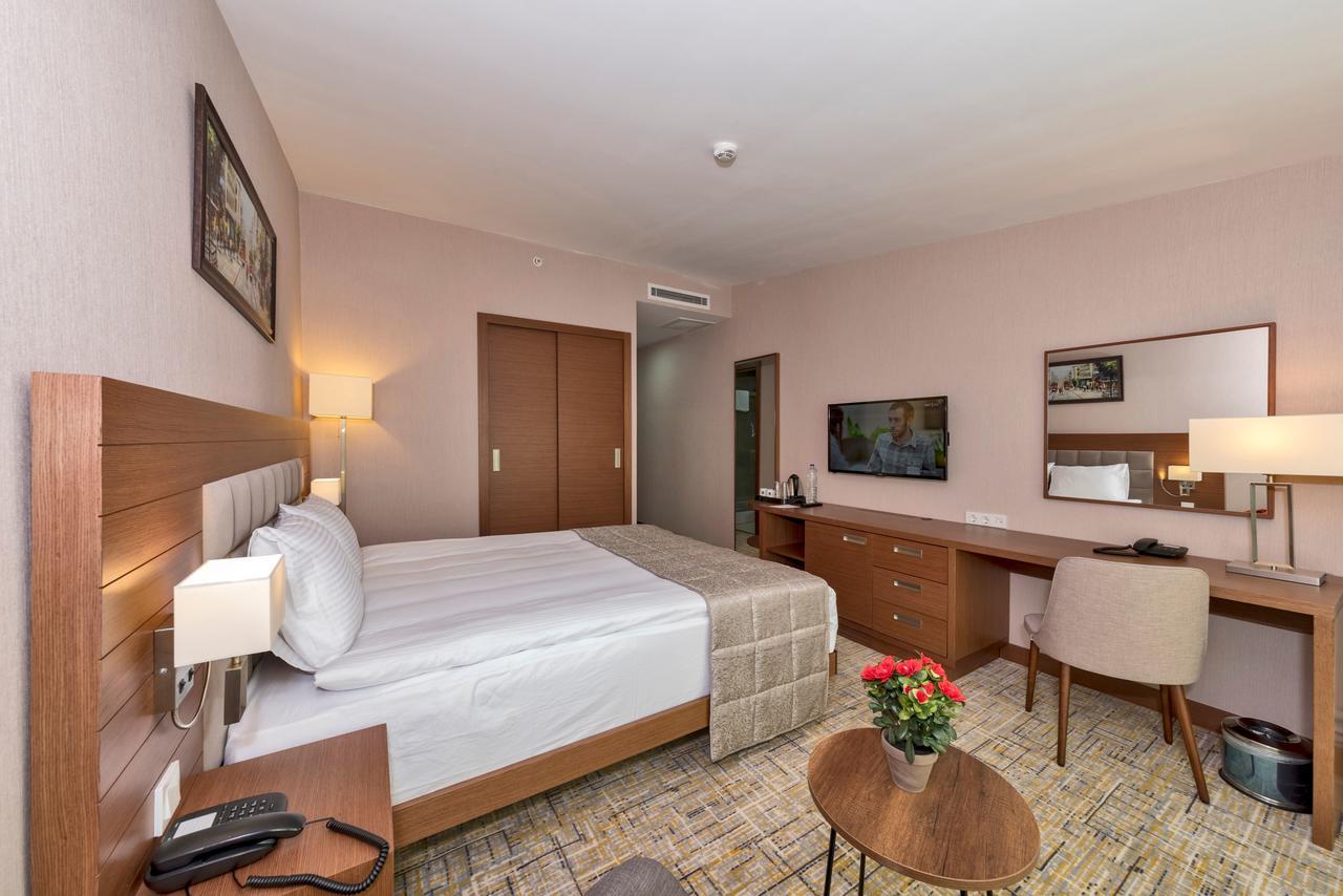 Land Park Hotel 伊斯坦布尔 外观 照片