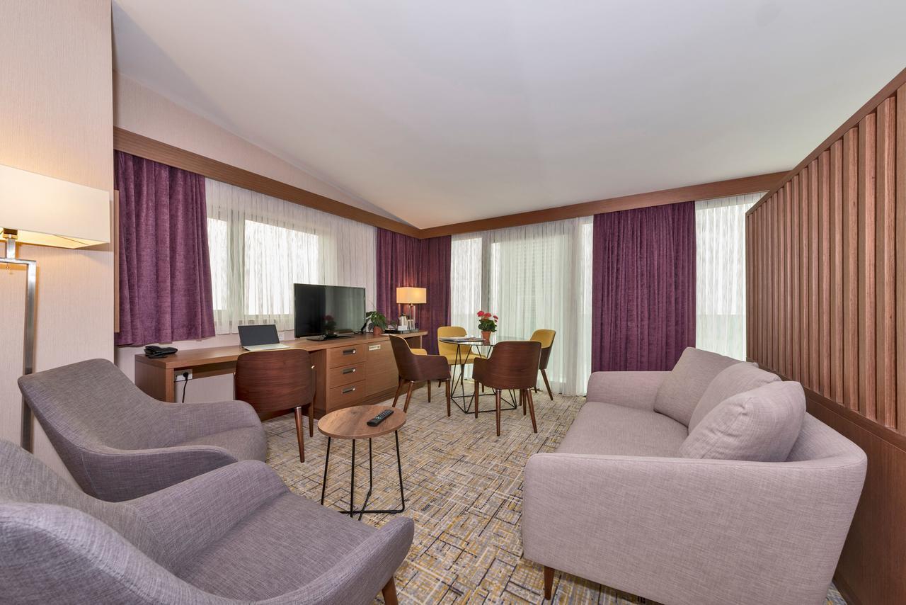 Land Park Hotel 伊斯坦布尔 外观 照片