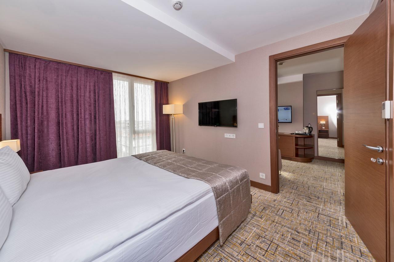 Land Park Hotel 伊斯坦布尔 外观 照片